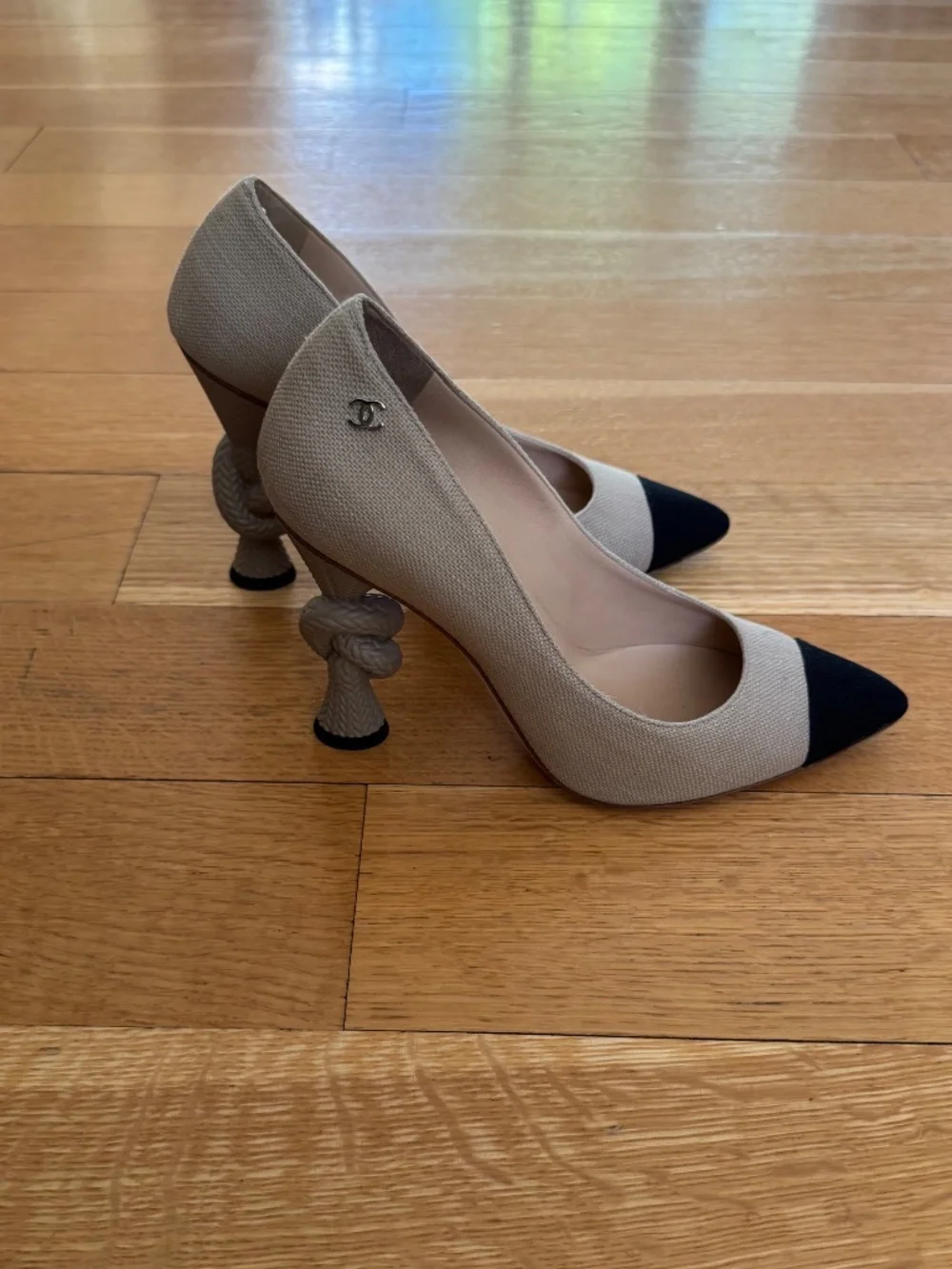 Chanel Colorblock Pattern Pumps - Picture 10 of 13